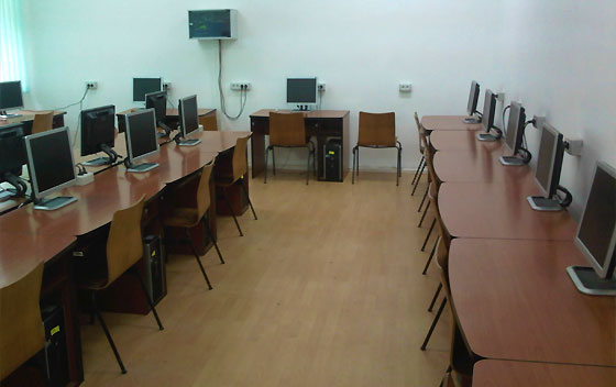 Sala informatica liceul tehnologic Ovid Densusianu